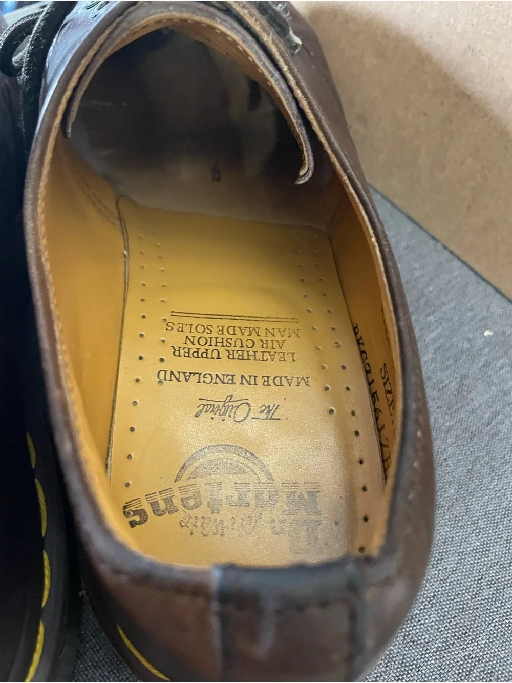 Vintage Dr. Martens made in England Men's Brown Leather Lace-Up Shoes size 7